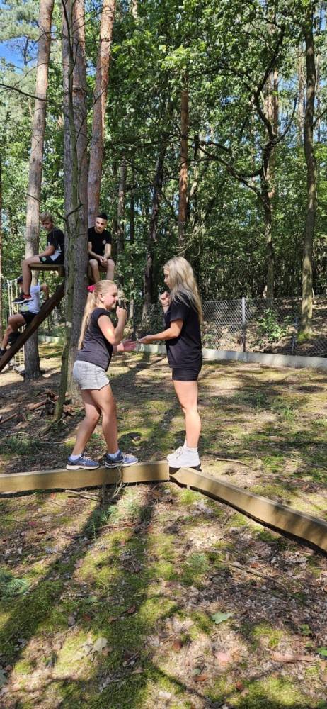 Młodzi strażacy na poligonie