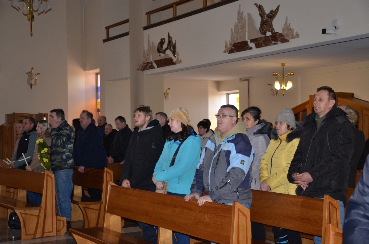 Droga Krzyżowa z udziałem Środowiskowego Domu Samopomocy w Bliznem