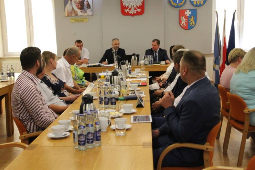 Jednogłośne absolutorium  i wotum zaufania dla Wójta Gminy Jasienica Rosielna