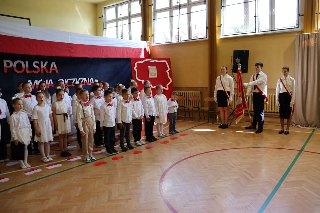 AKADEMIA Z OKAZJI MAJOWYCH ŚWIĄT!