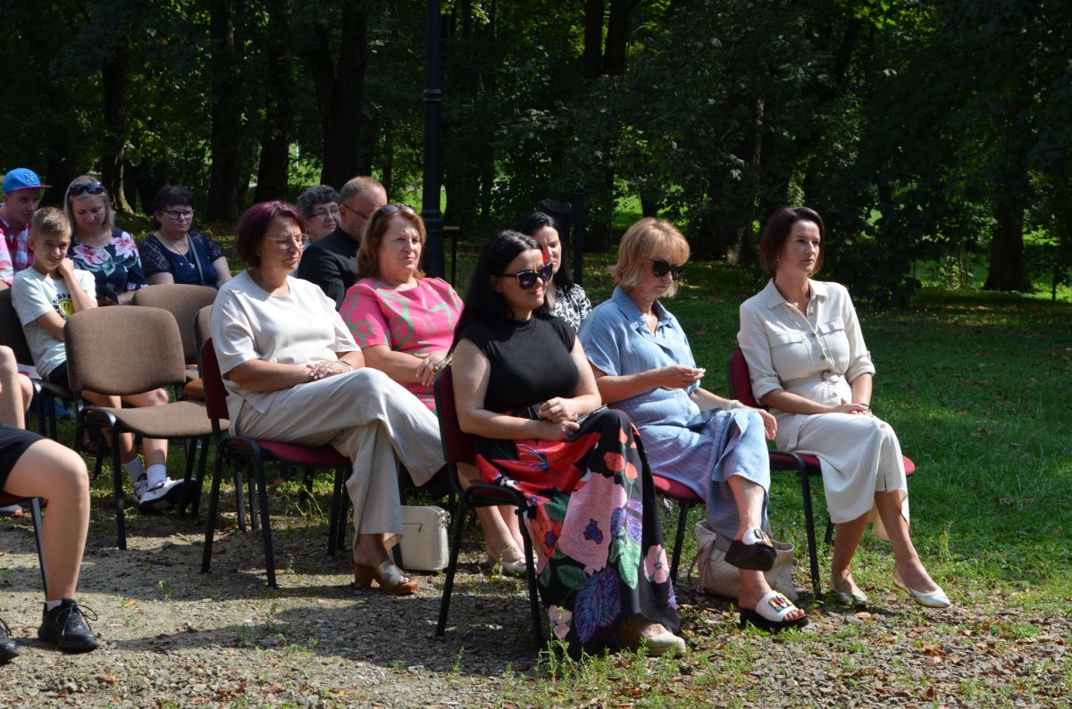 Narodowe Czytanie w jasienickim parku